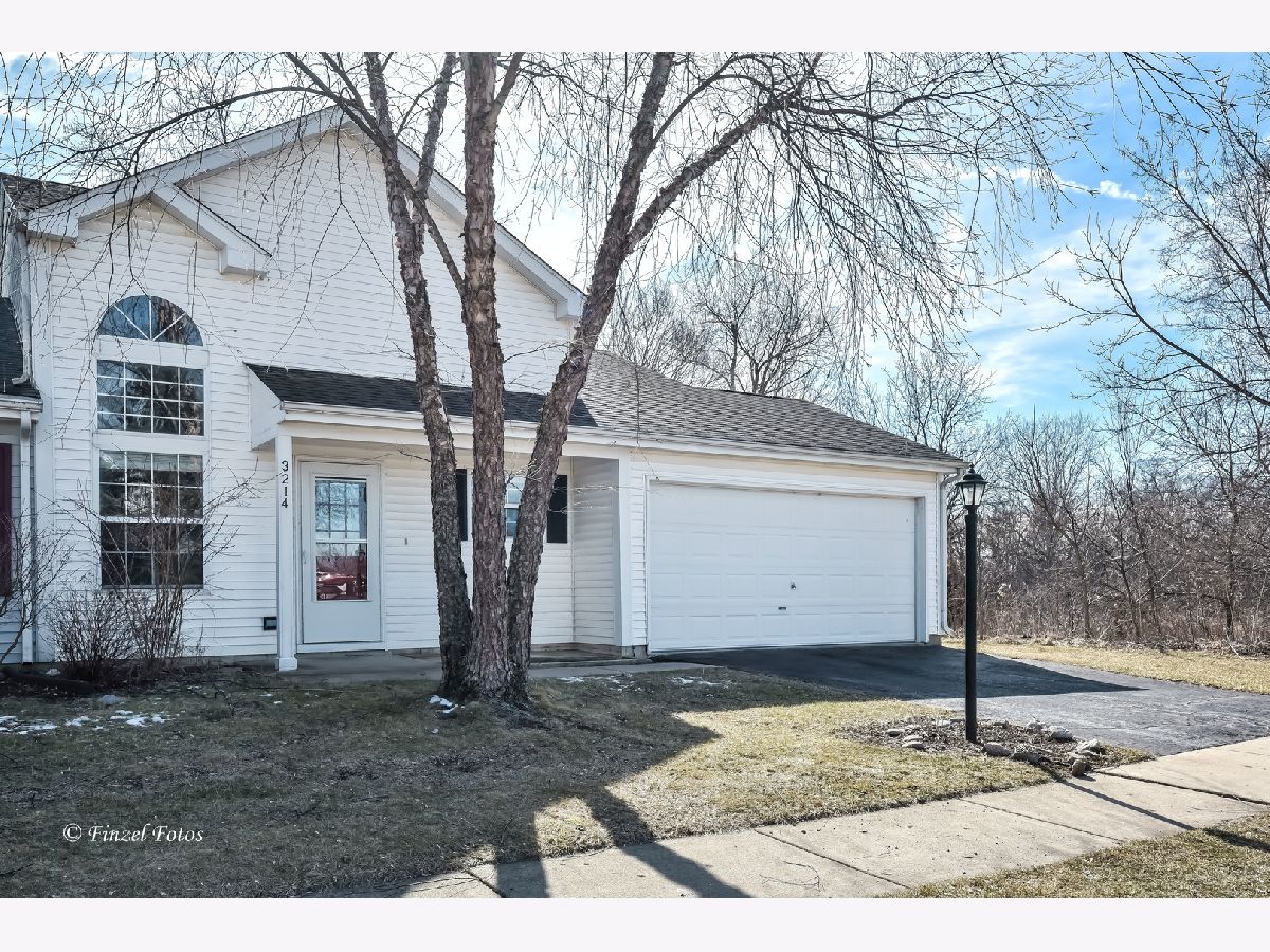 Townhomes & Condos & Homes Sold Newbury Village Island Lake Illinois, 3214 Debra