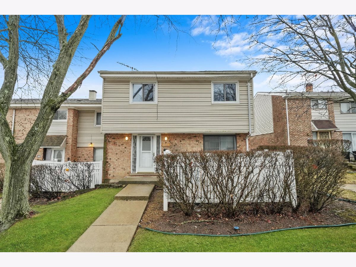 Condominiums Sold Sandra Oaks University Park Illinois, 821 White Oak