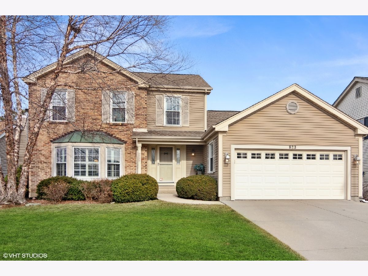 Homes & Townhomes Sold Ridgefield Wheeling Illinois, 923 Willowbrook