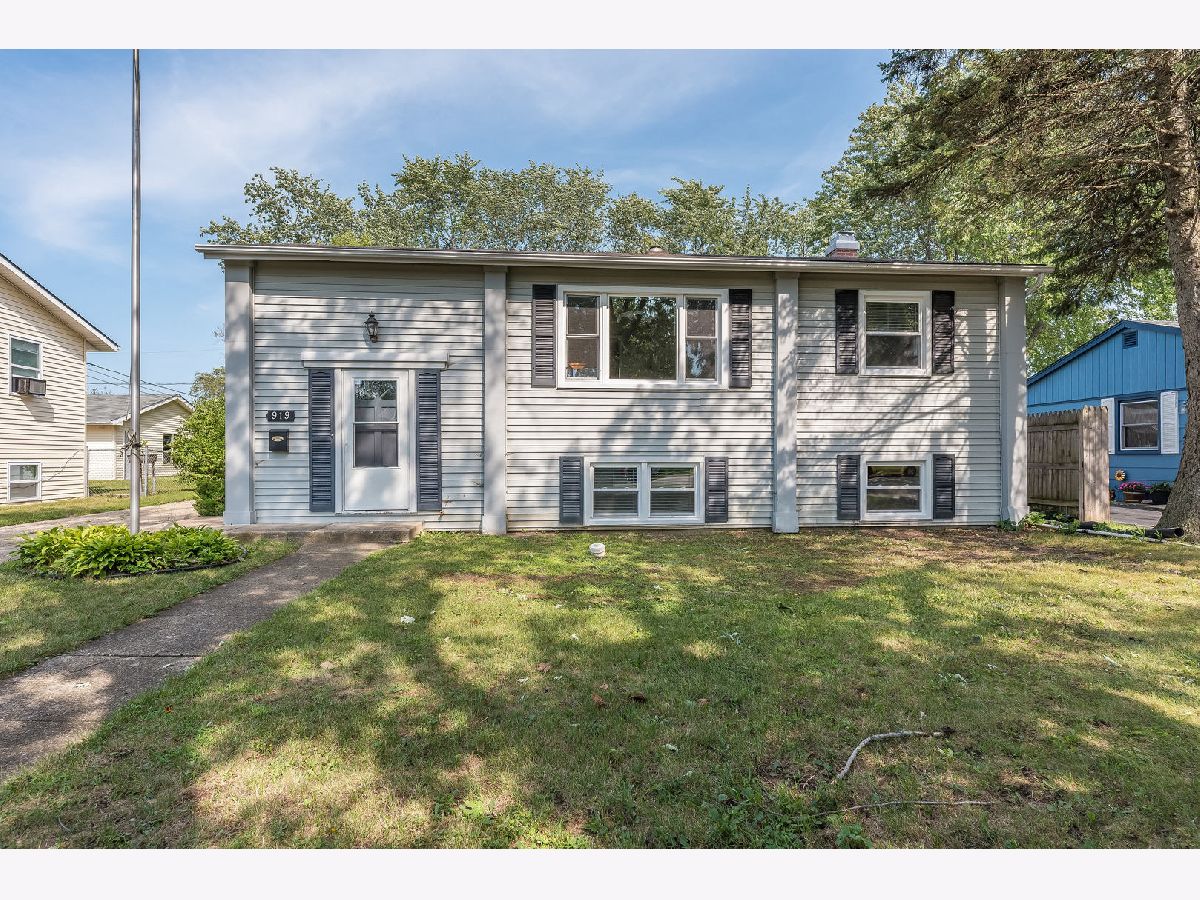  Rented Winthrop Harbor Illinois, 919 Shields