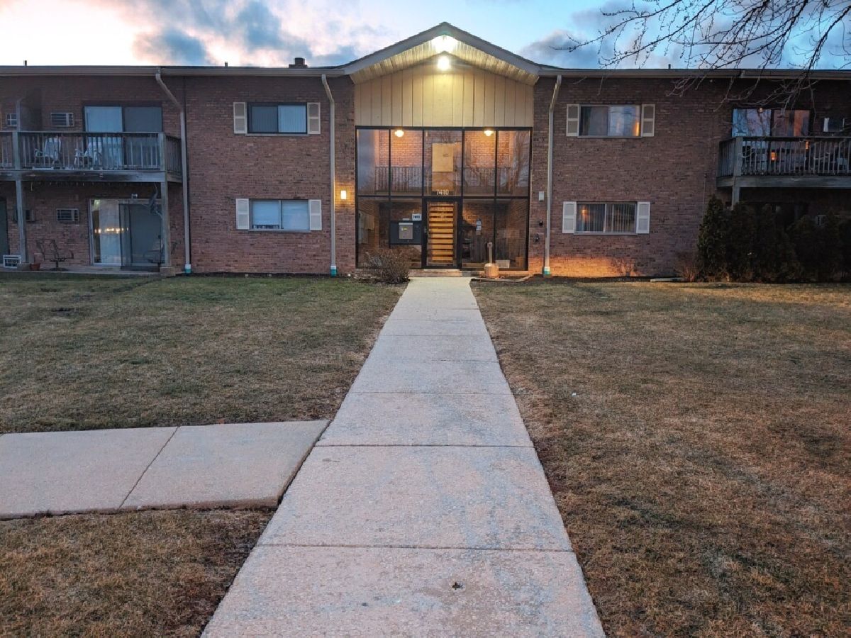 Condominiums Sold Brookdale At Darien Condominiums Darien Illinois, 7410 Brookdale