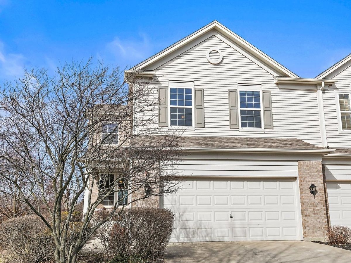 Townhomes & Condos Sold Forest Ridge Streamwood Illinois, 1581 Yellowstone