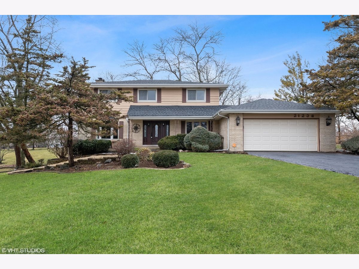 Homes Sold Fairhaven Barrington Illinois, 21238 Woodland