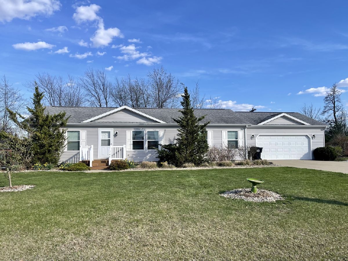 Homes Sold Lake Iroquois Loda Illinois, 148 Pawnee