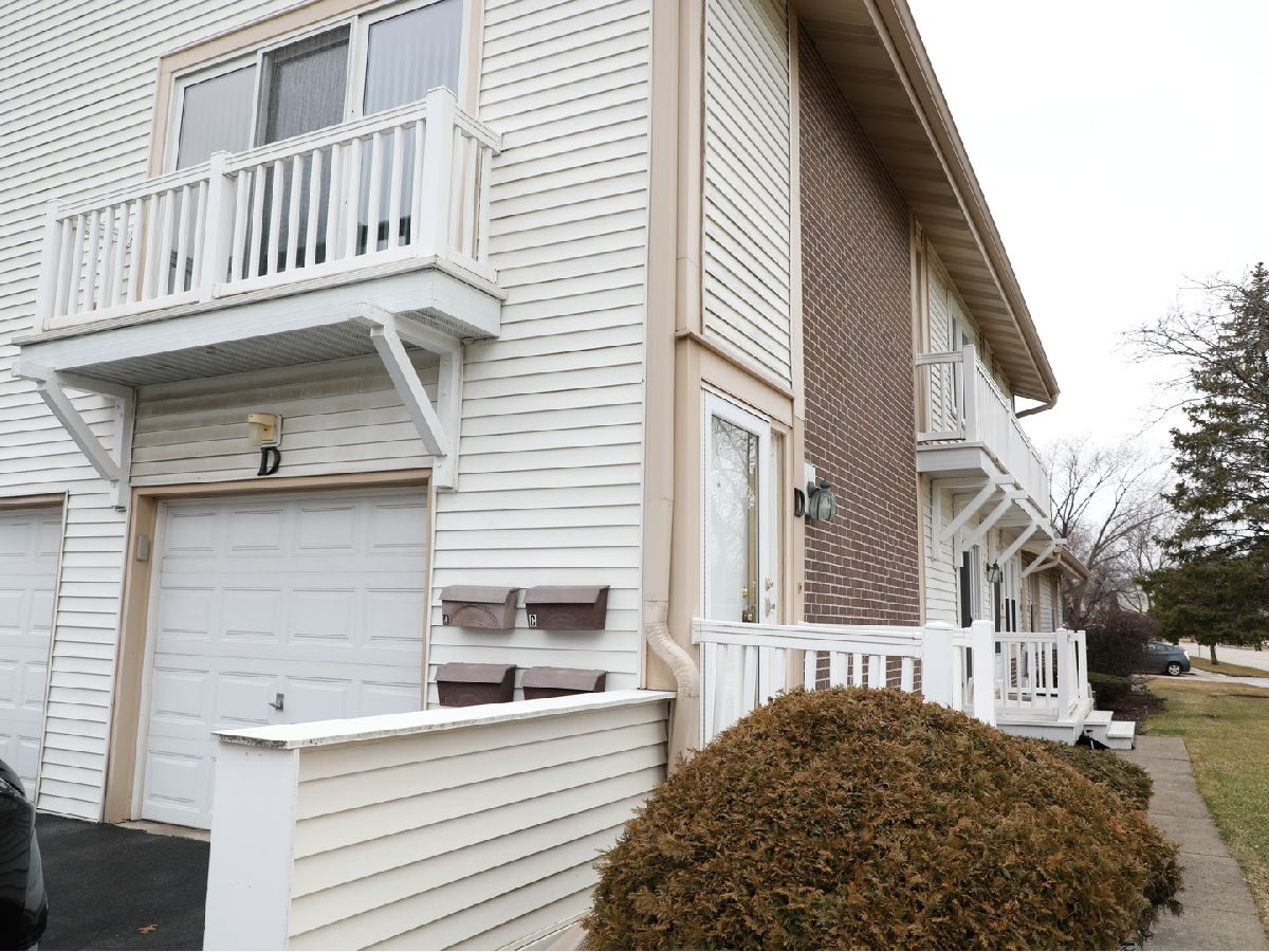 Townhomes & Condos Sold Country Fours Bloomingdale Illinois, 306 Northwestern