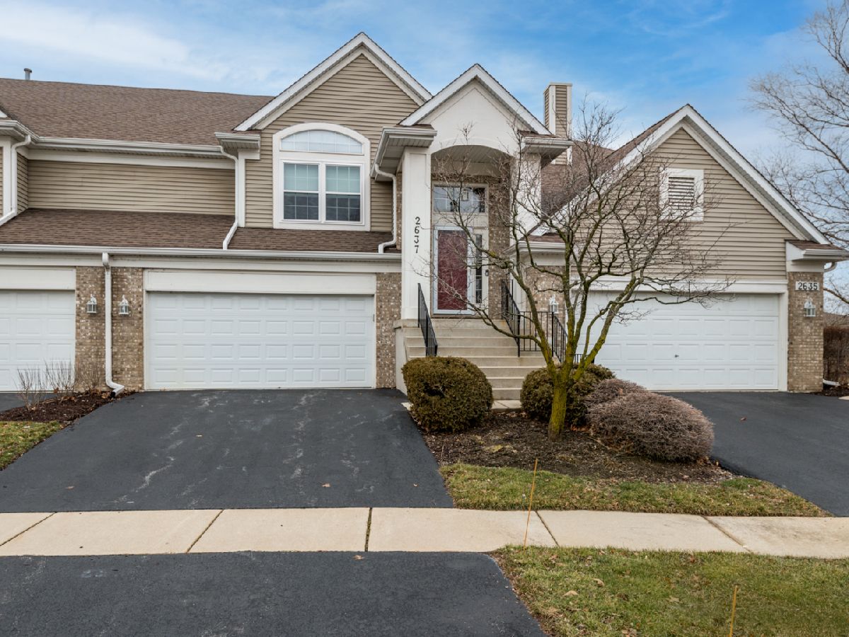 Townhomes & Condos & Homes Sold Riverwalk Plainfield Illinois, 2637 Old Woods