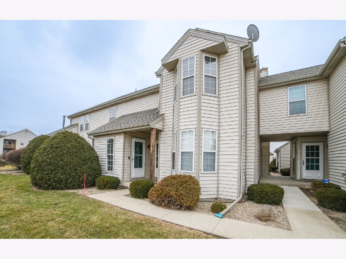 Condos & Townhomes Sold Northbrook Bourbonnais Illinois, 303 Chesterfield
