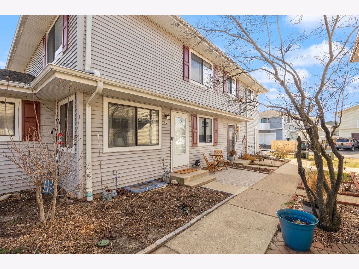 Condos & Townhomes Sold Winchester Circle Warrenville Illinois, 2S735 Winchester