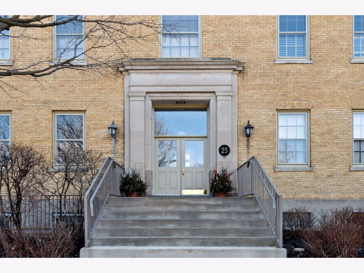 Homes & Townhomes & Condos Sold Fort Sheridan Highwood Illinois, 25 Ronan