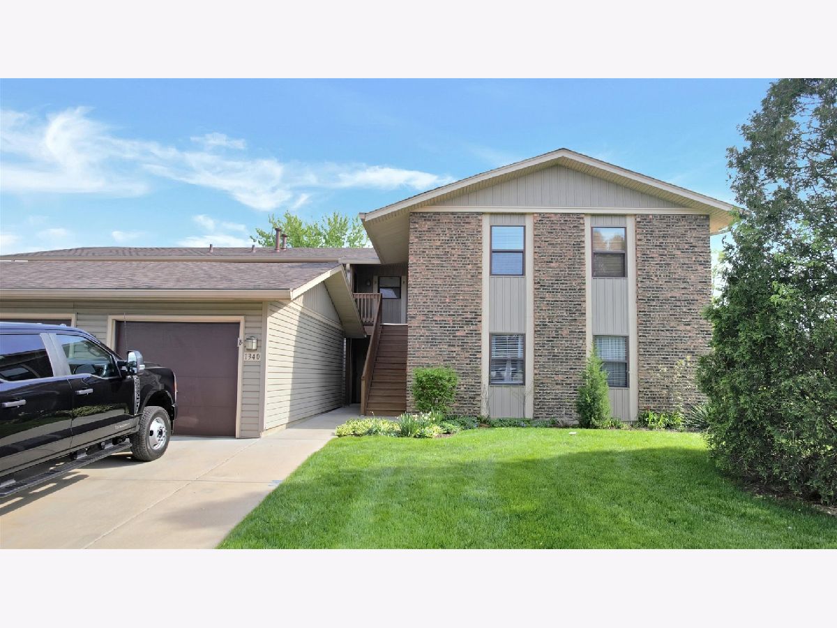 Condos & Townhomes Sold Sierra Blanca Hanover Park Illinois, 1340 Laguna