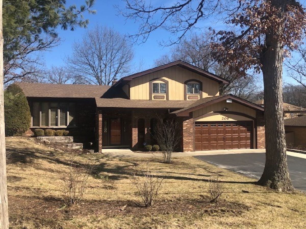 Homes Sold Mount Forest Willow Springs Illinois, 206 Forest