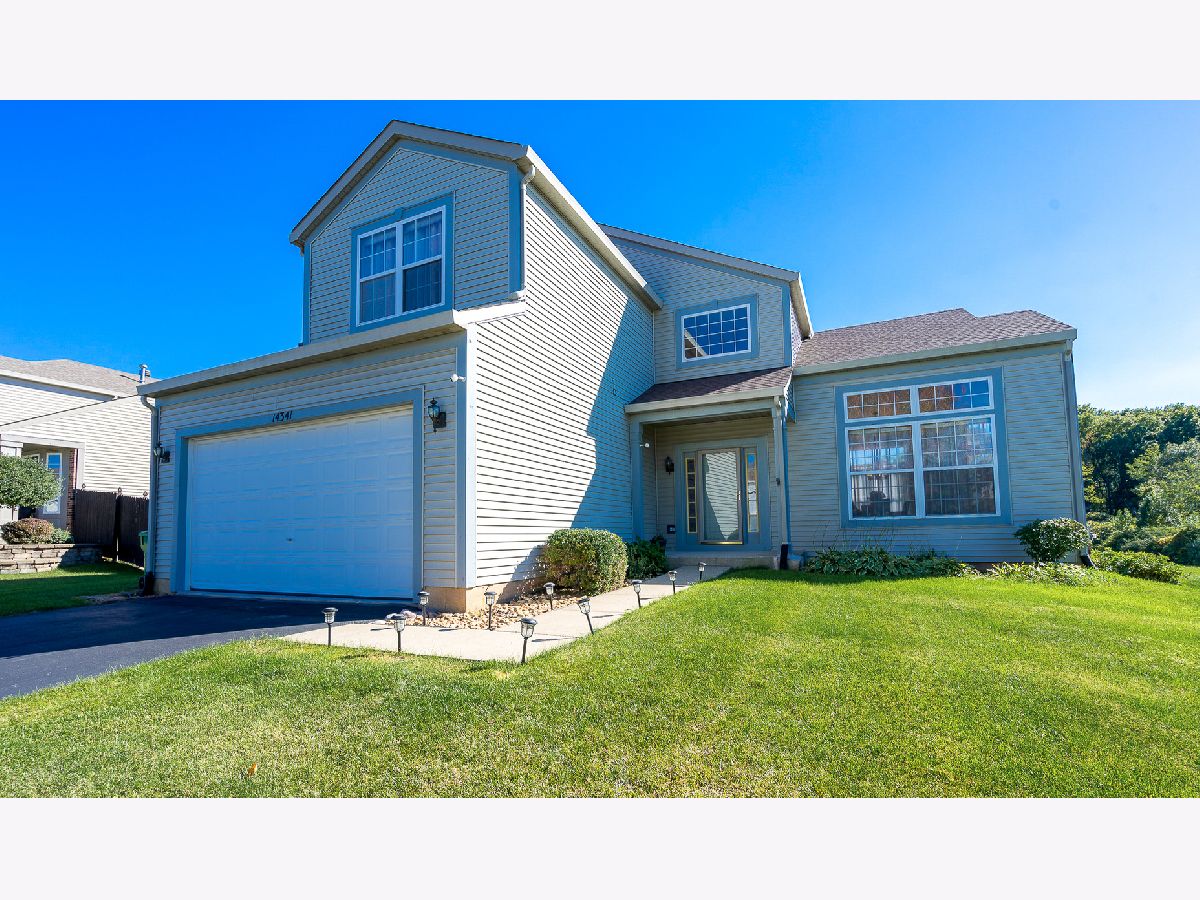 Townhomes & Condos & Homes Sold Victoria Crossing Lockport Illinois, 14341 Carriage Station