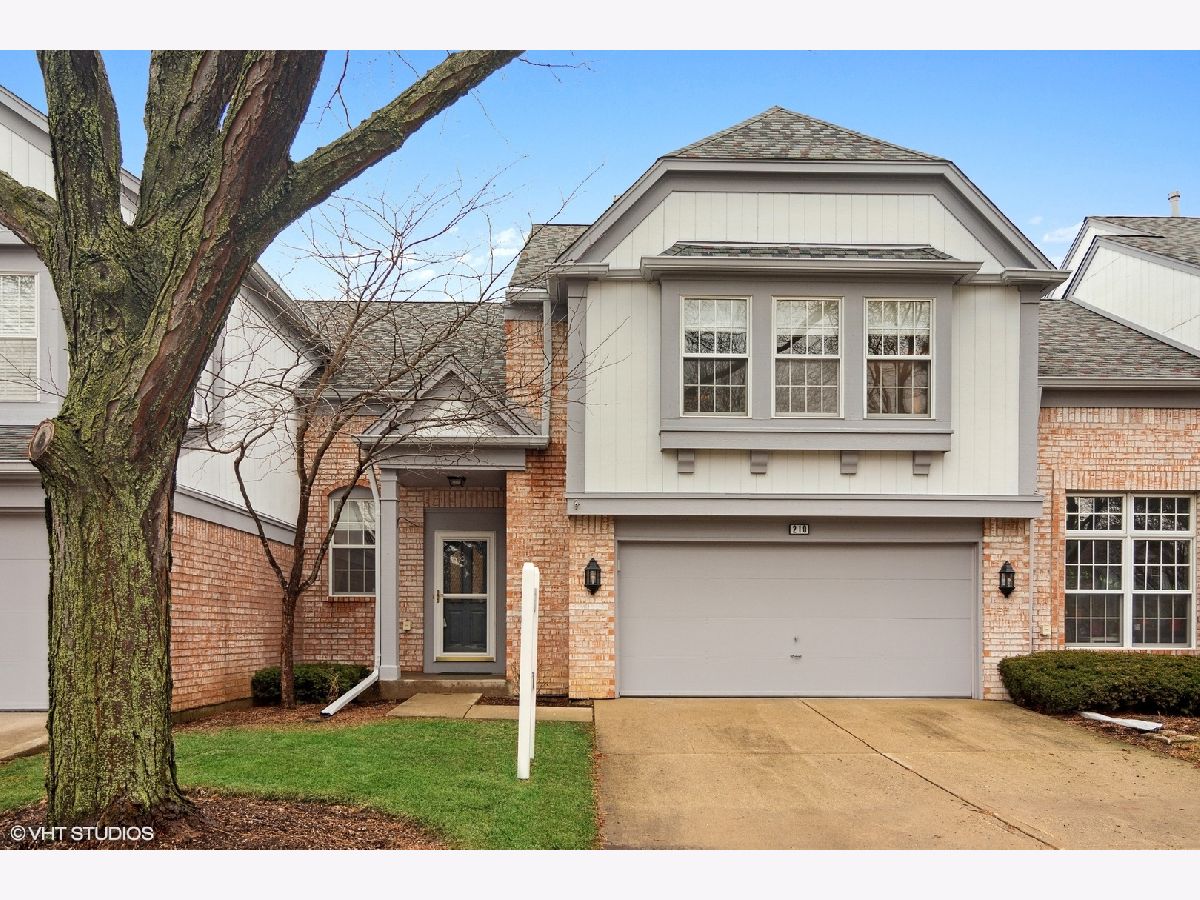 Townhomes Sold Cherbourg Buffalo Grove Illinois, 210 Fox Hill