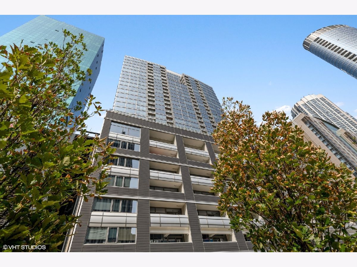 Condominiums Sold Fairbanks At Cityfront Chicago Illinois, 240 Illinois