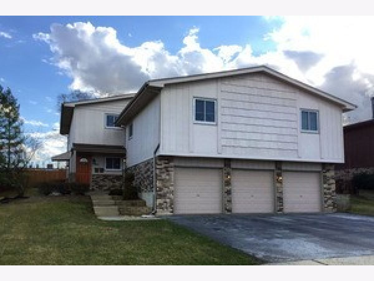 Condos & Townhomes Rented Parkview Estates Roselle Illinois, 685 Rosner