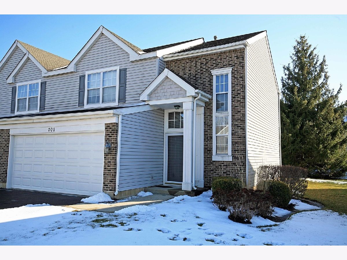 Townhomes Sold Mistwood Crystal Lake Illinois, 701 Savannah