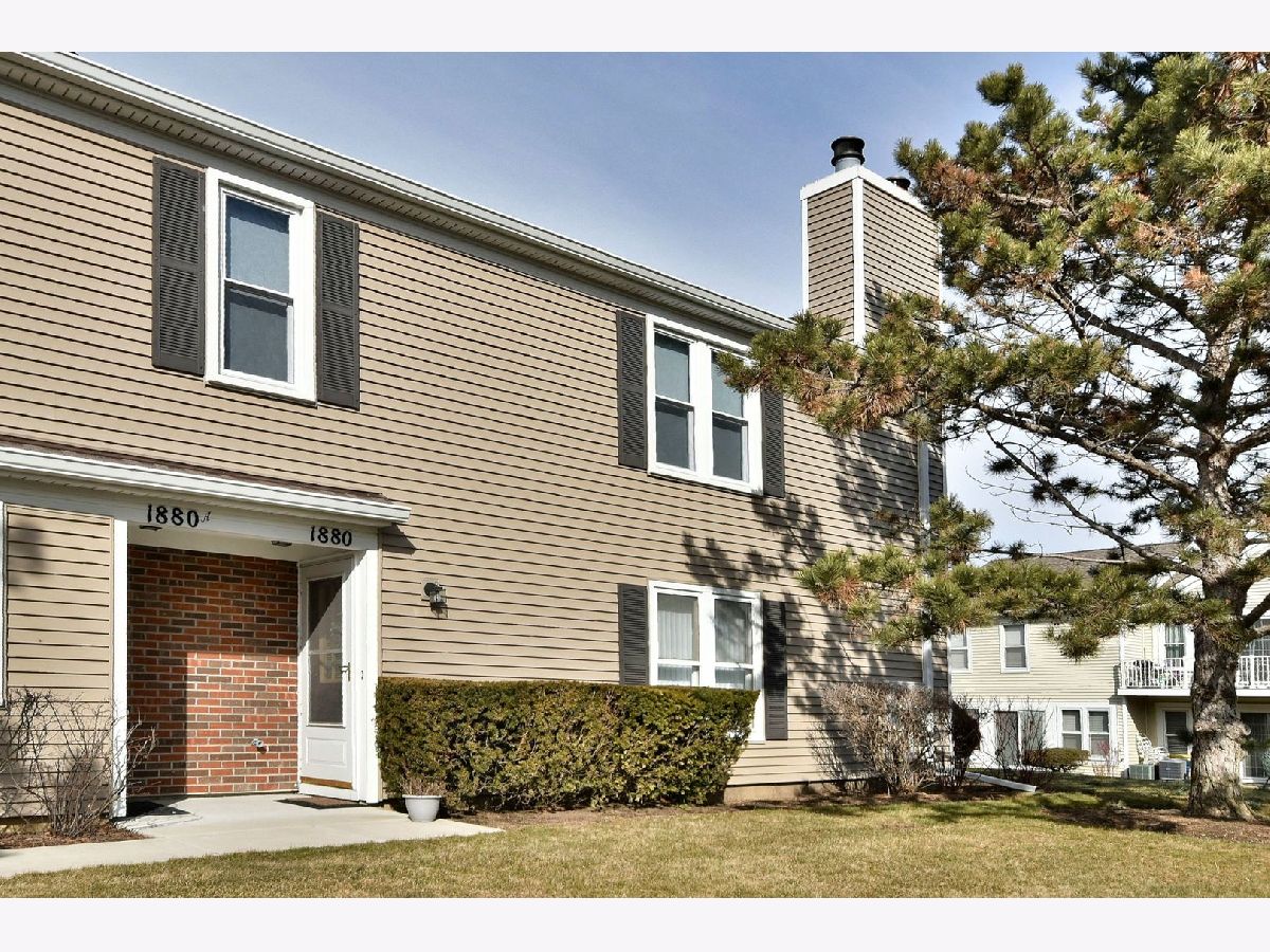 Townhomes & Condos Sold Hamptons Elk Grove Village Illinois, 1880 Pebble Beach