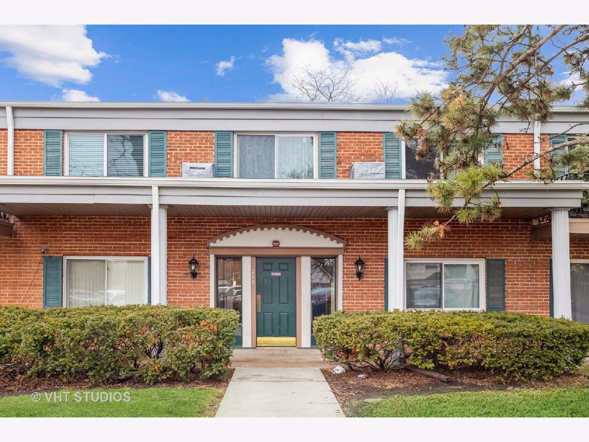 Condominiums & Homes Rented Brittany Place Arlington Heights Illinois, 706 Algonquin