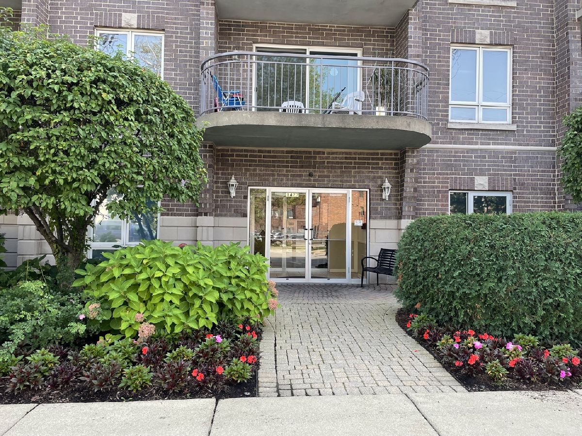 Condominiums Sold Insignia Des Plaines Illinois, 1477 Thacker