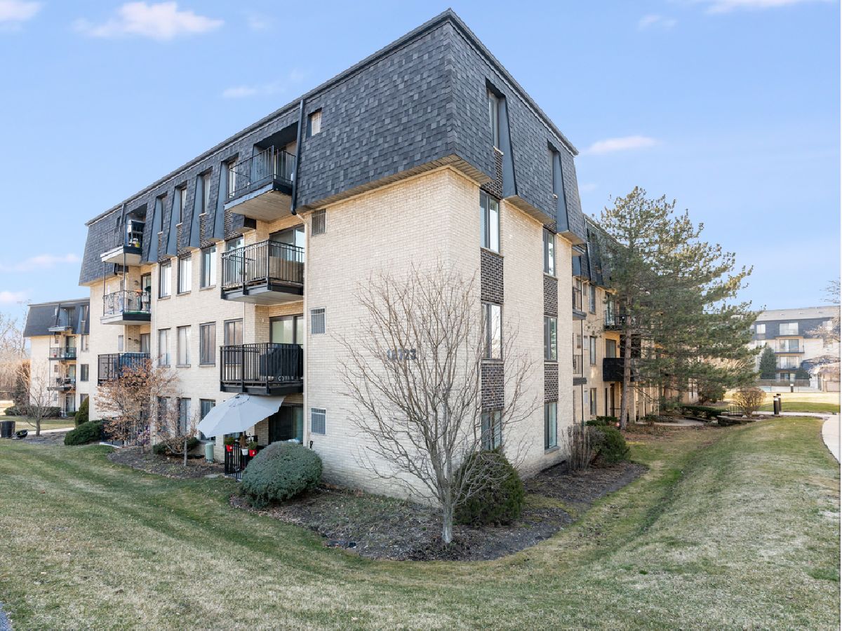Condominiums & Homes Sold Edgewood Valley Countryside Illinois, 10723 5th Ave Cut Off