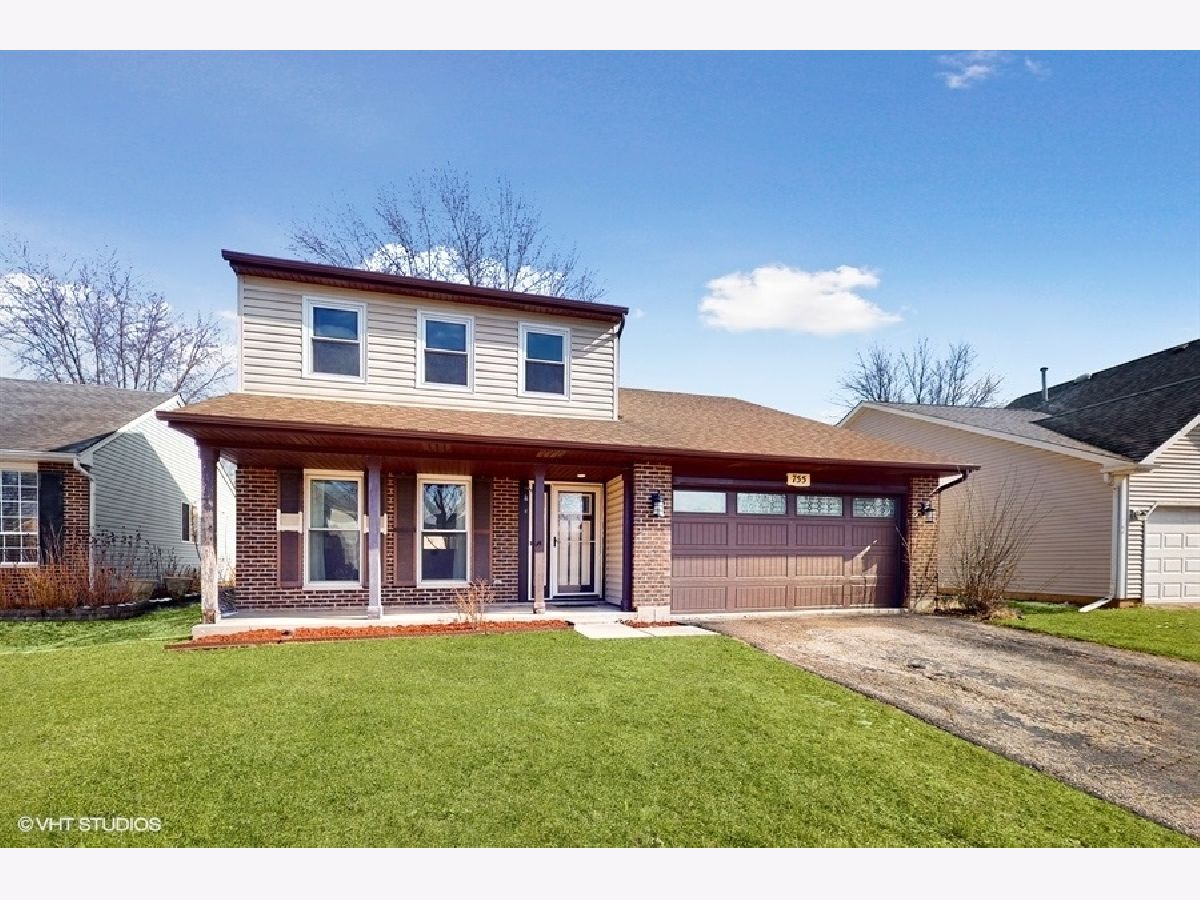 Homes & Condos & Townhomes Sold Summerhill Elgin Illinois, 755 Thorndale