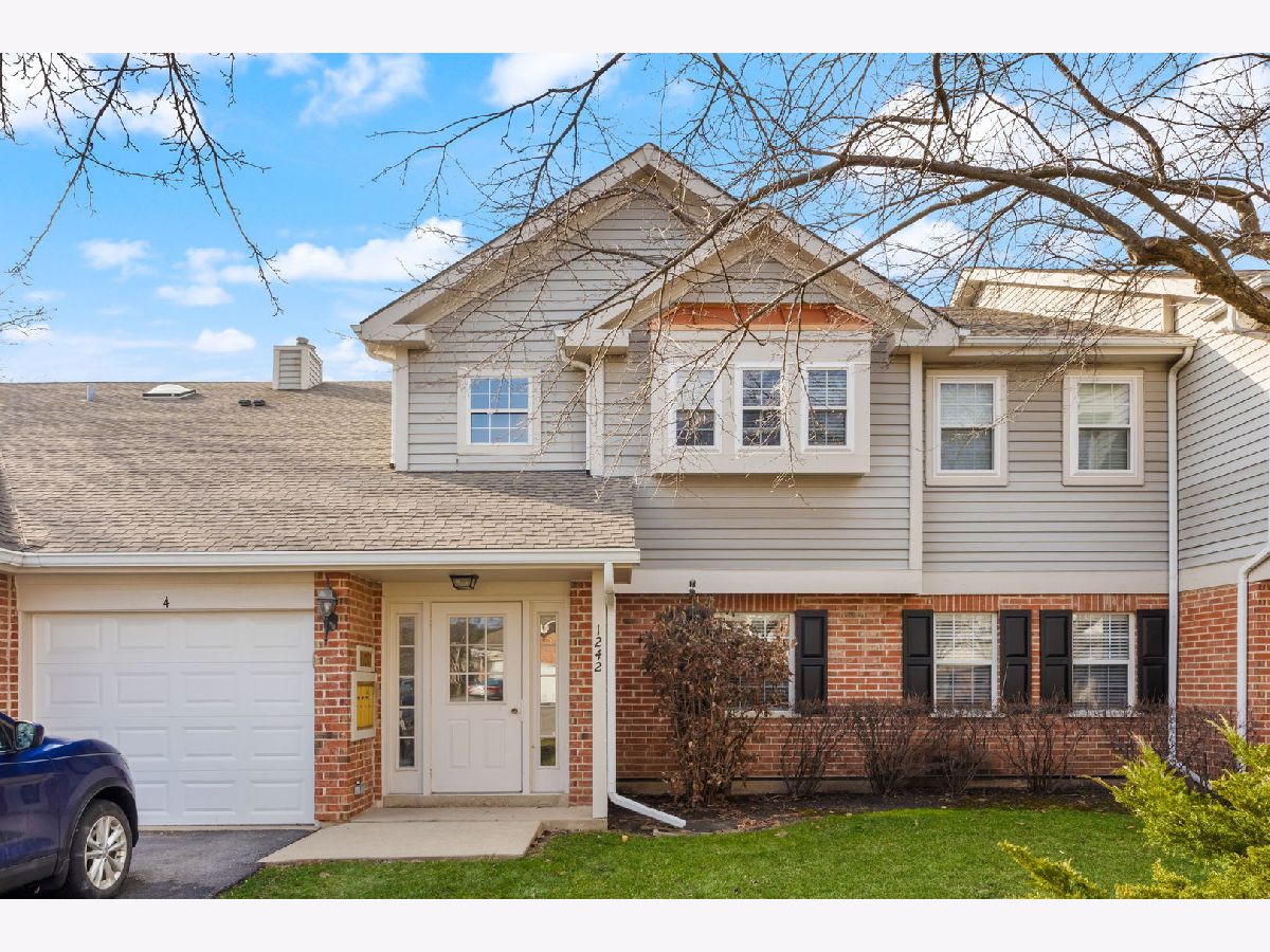 Condos & Townhomes Sold Harvest Run Palatine Illinois, 1242 Evergreen