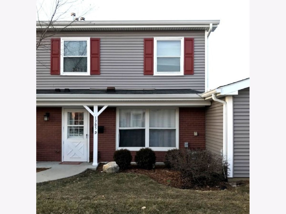 Townhomes & Homes Sold Hanover Square Hanover Park Illinois, 1305 Kingsbury
