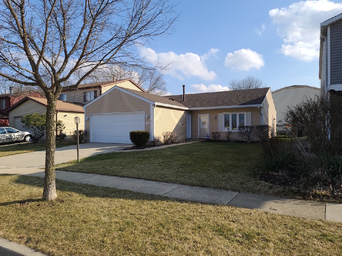 Homes & Condos & Townhomes Sold Bristol Hills Streamwood Illinois, 171 Lasalle