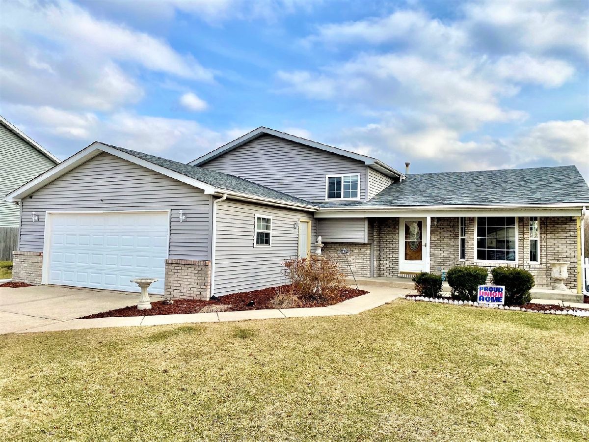Homes Sold Cobblestone Court Morris Illinois, 707 Country Squire