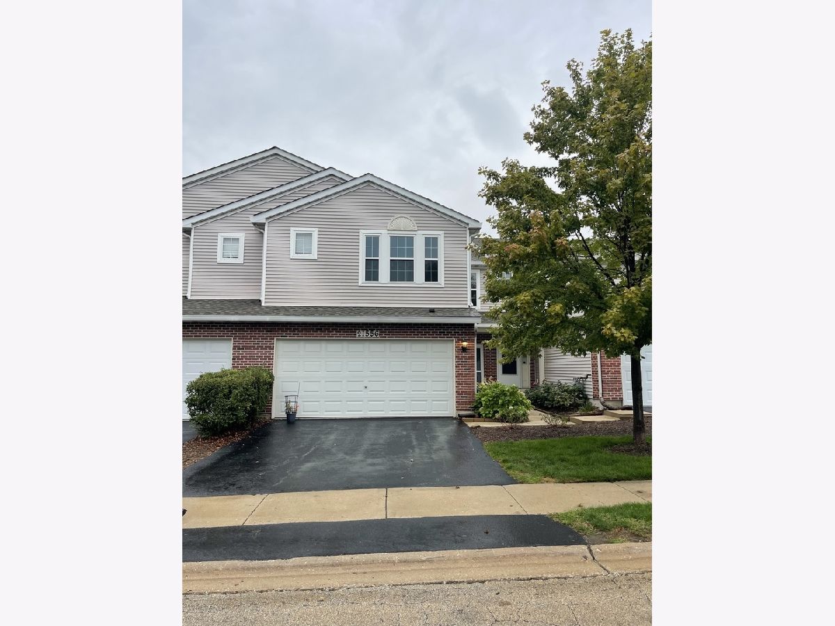 Homes & Townhomes Sold Renwick Club Crest Hill Illinois, 21556 Eich