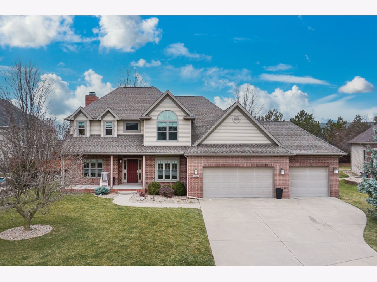 Homes & Condos & Townhomes Sold Summerfield Bloomington Illinois, 2210 Jessamine