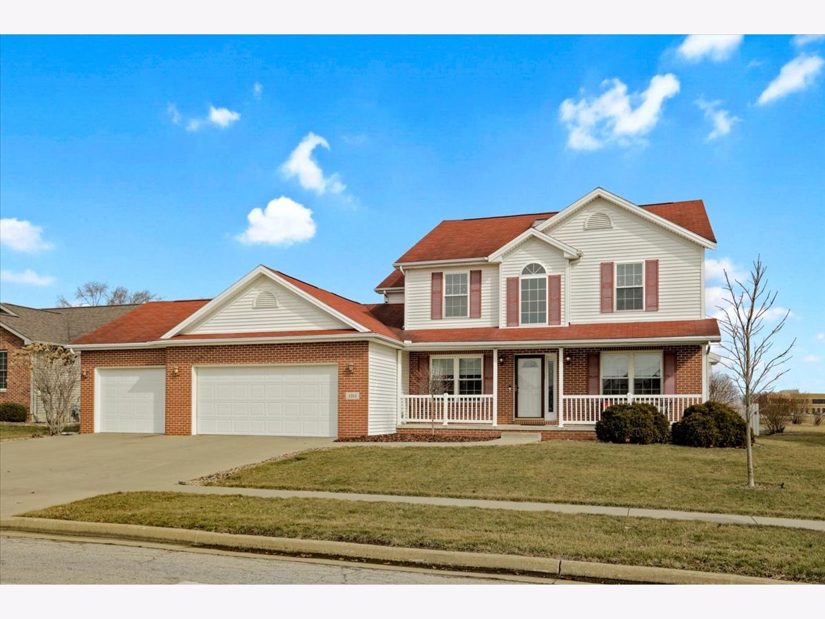 Homes & Condos & Townhomes Sold Sapphire Lake Bloomington Illinois, 1311 Norma