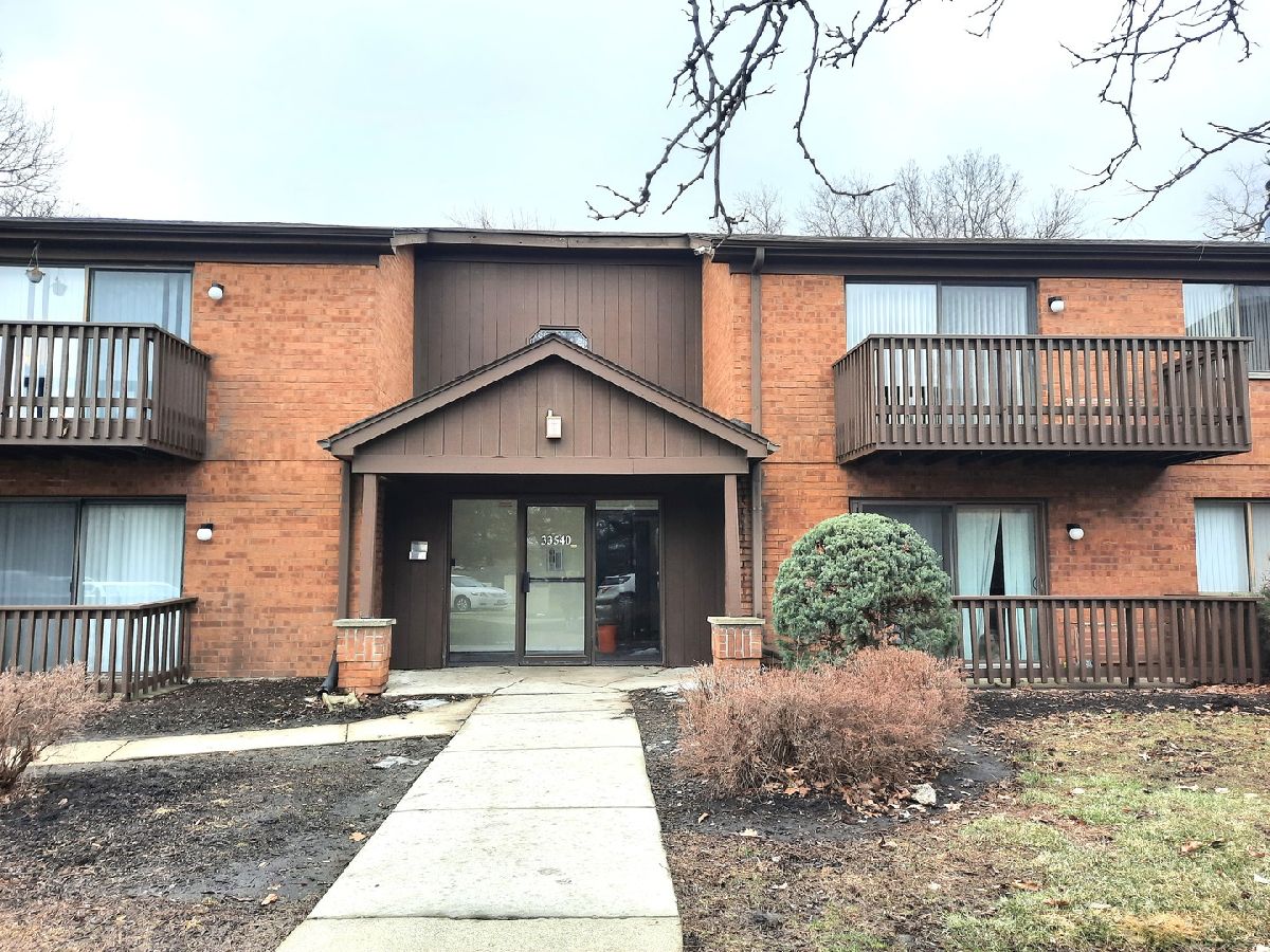 Condominiums Rented Royal Oak Grayslake Illinois, 33540 Royal Oak
