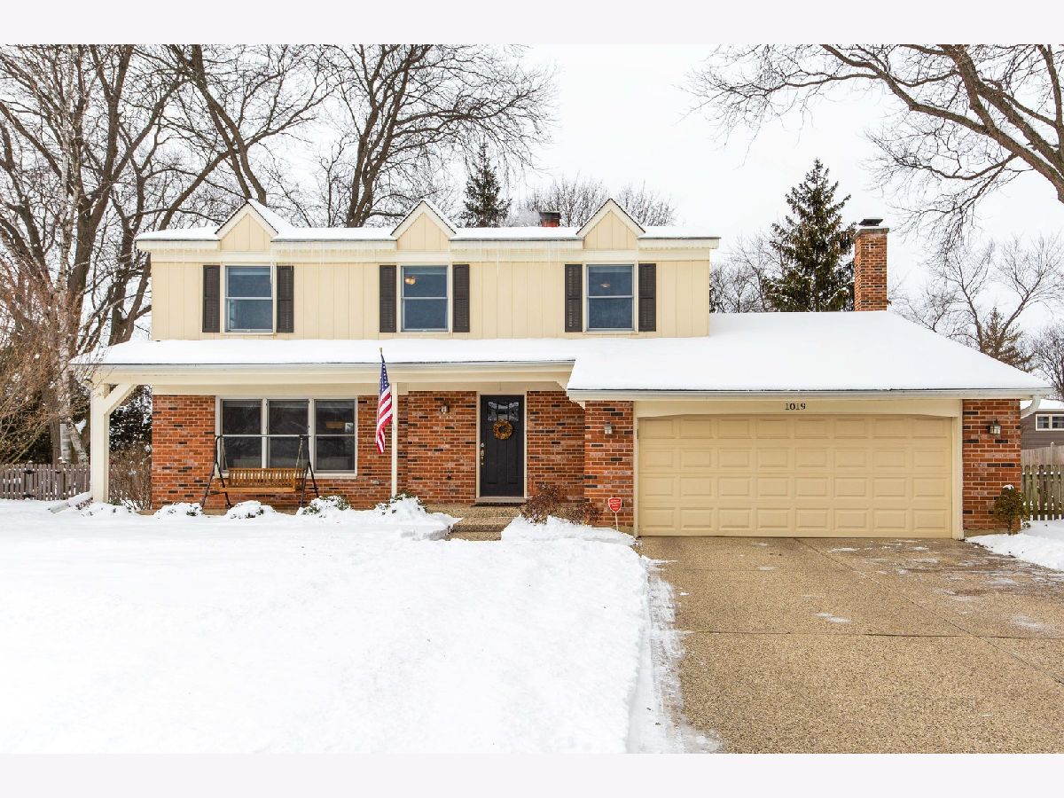 Homes & Condos & Townhomes Sold Cambridge Libertyville Illinois, 1019 Mayfair