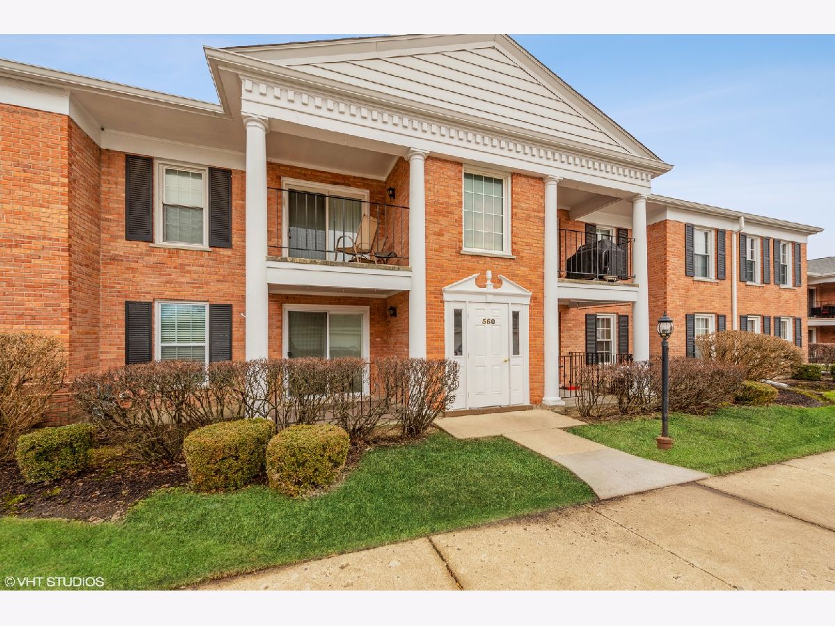 Condos & Townhomes Sold Shorely Woods Barrington Illinois, 560 Shorely