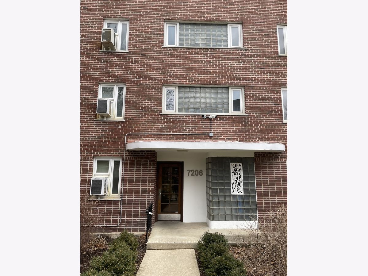 Condominiums Rented River Forest Garden River Forest Illinois, 7206 Oak