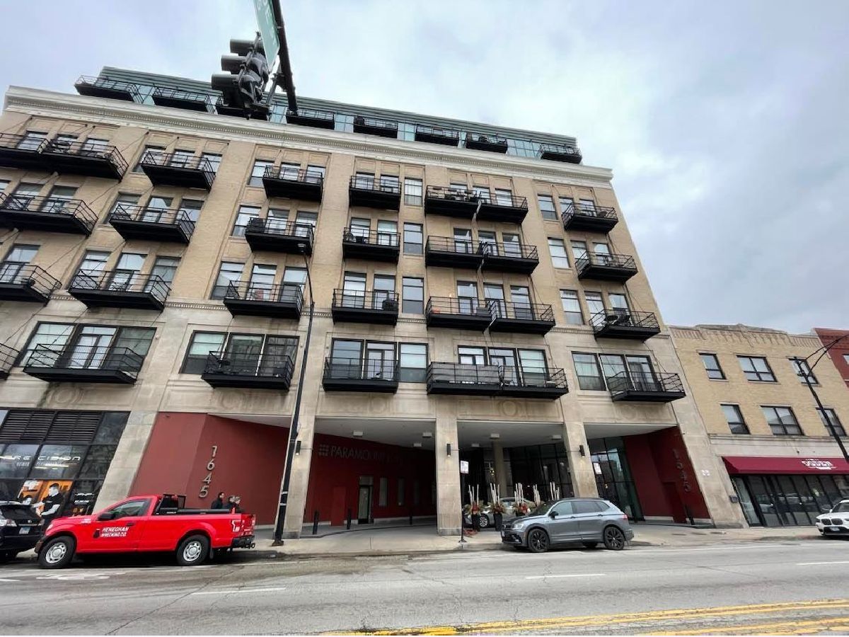 Condominiums Rented Paramount Lofts Chicago Illinois, 1645 Ogden