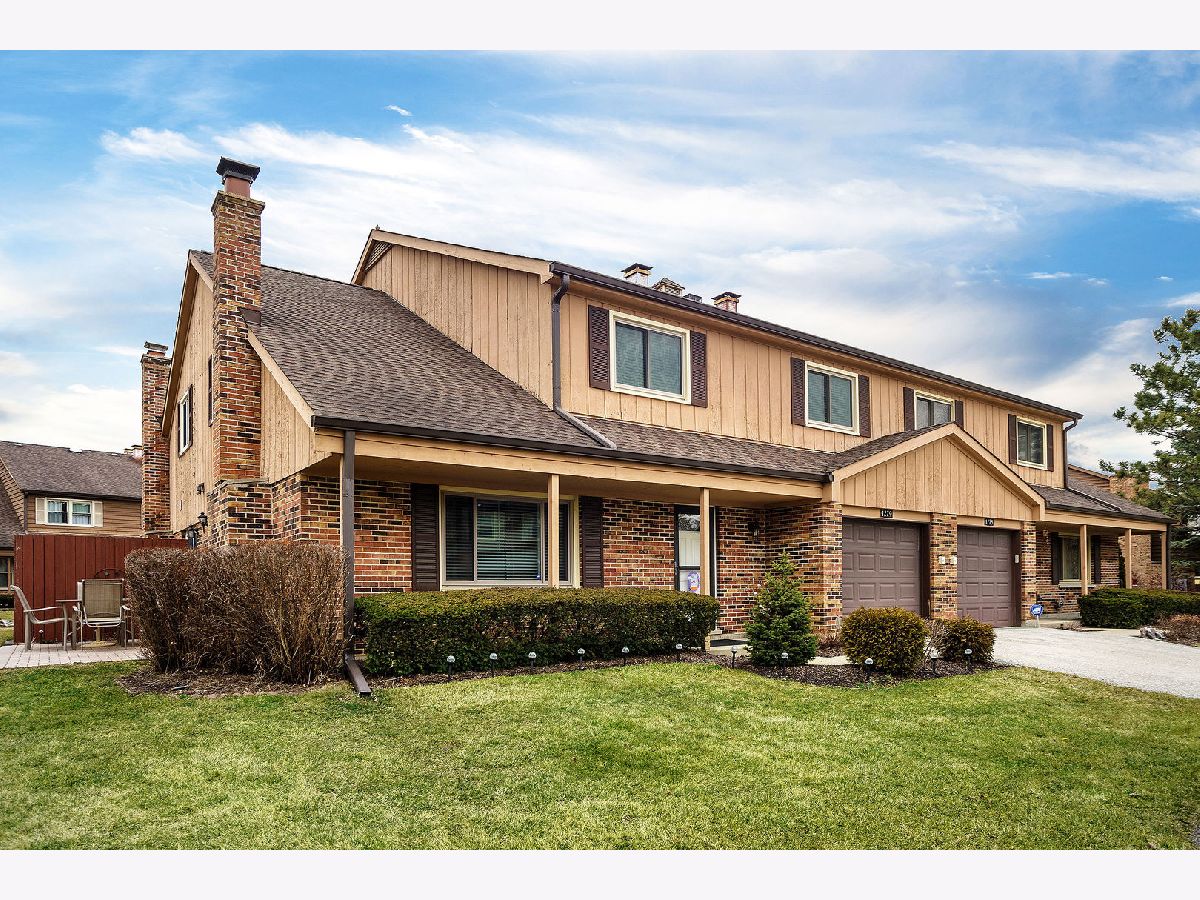 Townhomes & Homes Sold Evergreen Court Palatine Illinois, 1279 Evergreen