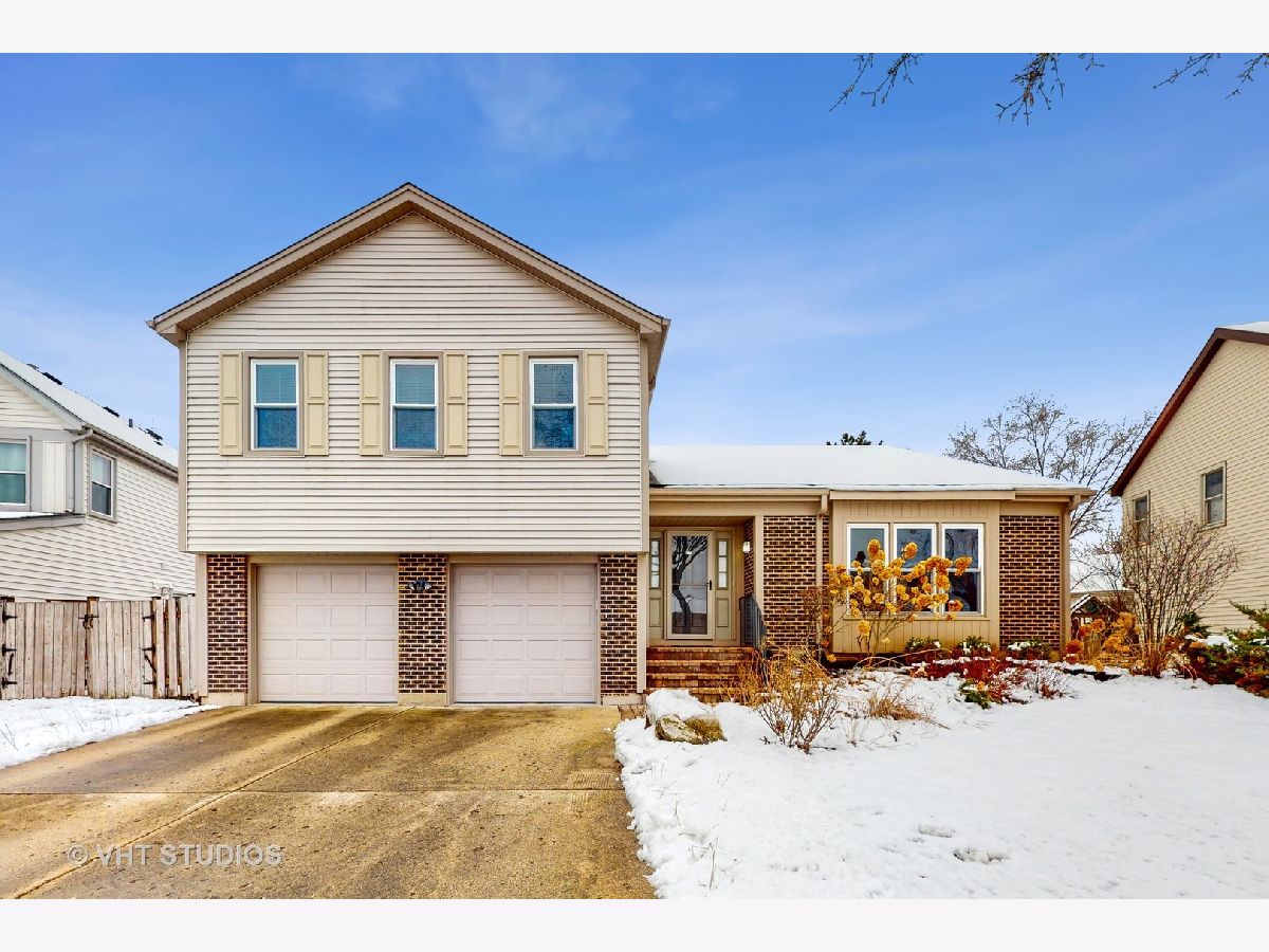 Homes Sold Highland Grove Buffalo Grove Illinois, 707 Pinehurst