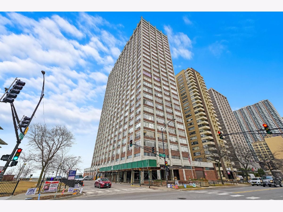 Condominiums Sold Granville Beach Chicago Illinois, 6171 Sheridan