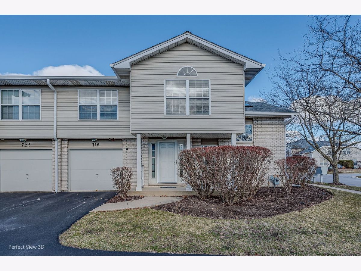 Townhomes Sold Riverbrook Naperville Illinois, 719 Beaver