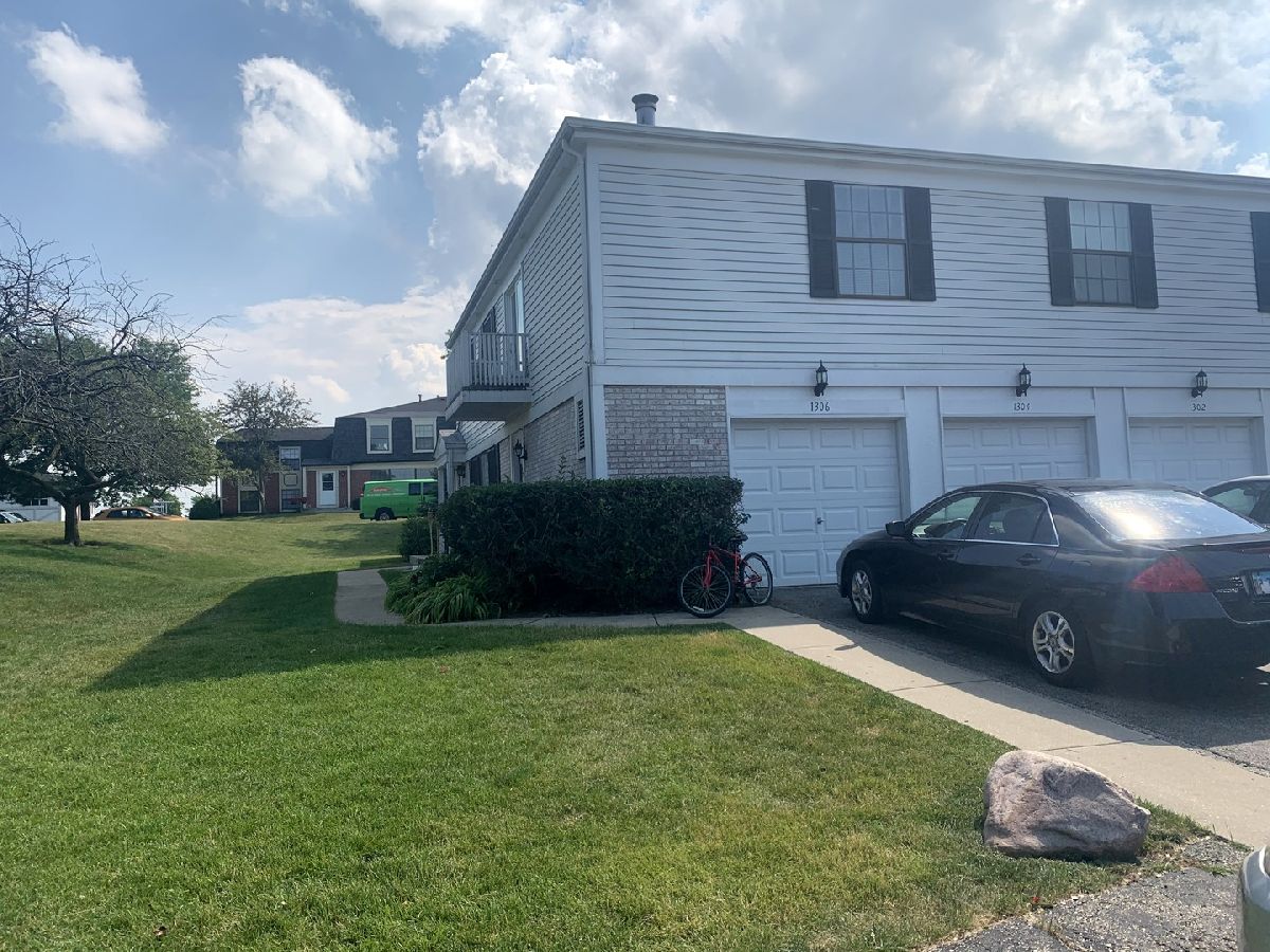 Townhomes & Condos Sold Inverrary West Palatine Illinois, 1306 Inverrary