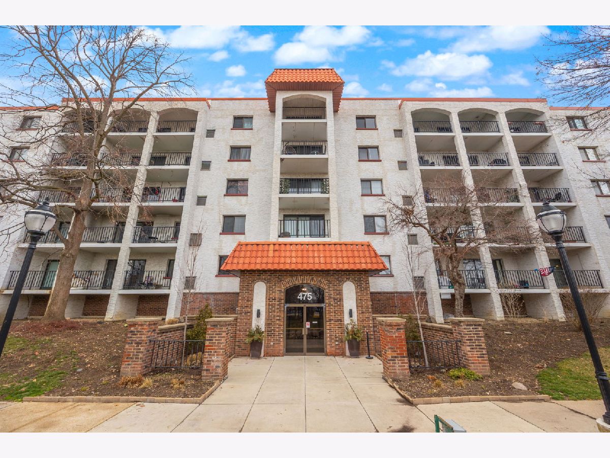 Condominiums Sold Plum Creek Wheeling Illinois, 475 Plum Creek