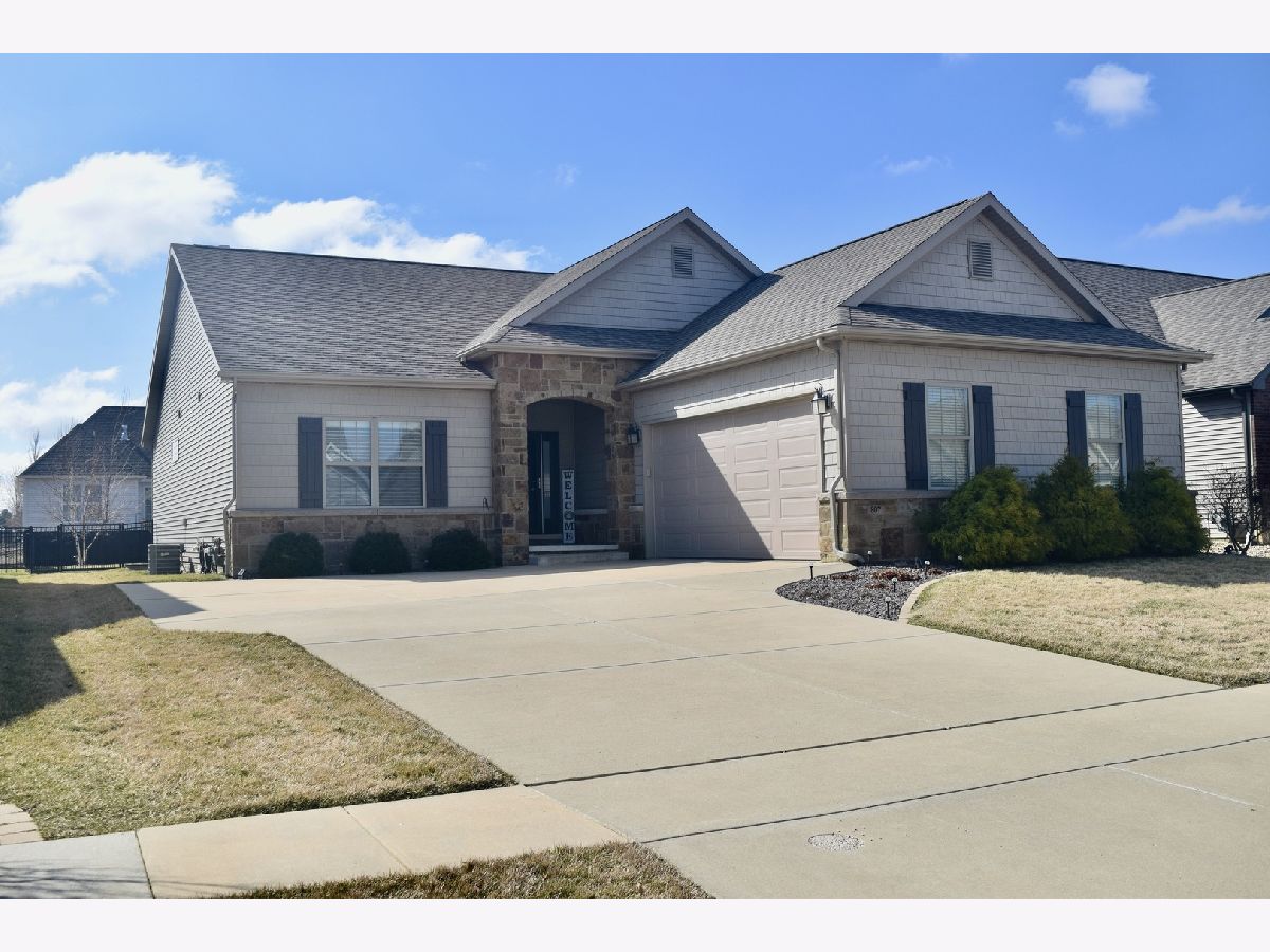 Homes & Condos & Townhomes Sold Trails On Sunset Lake Normal Illinois, 807 Table Rock