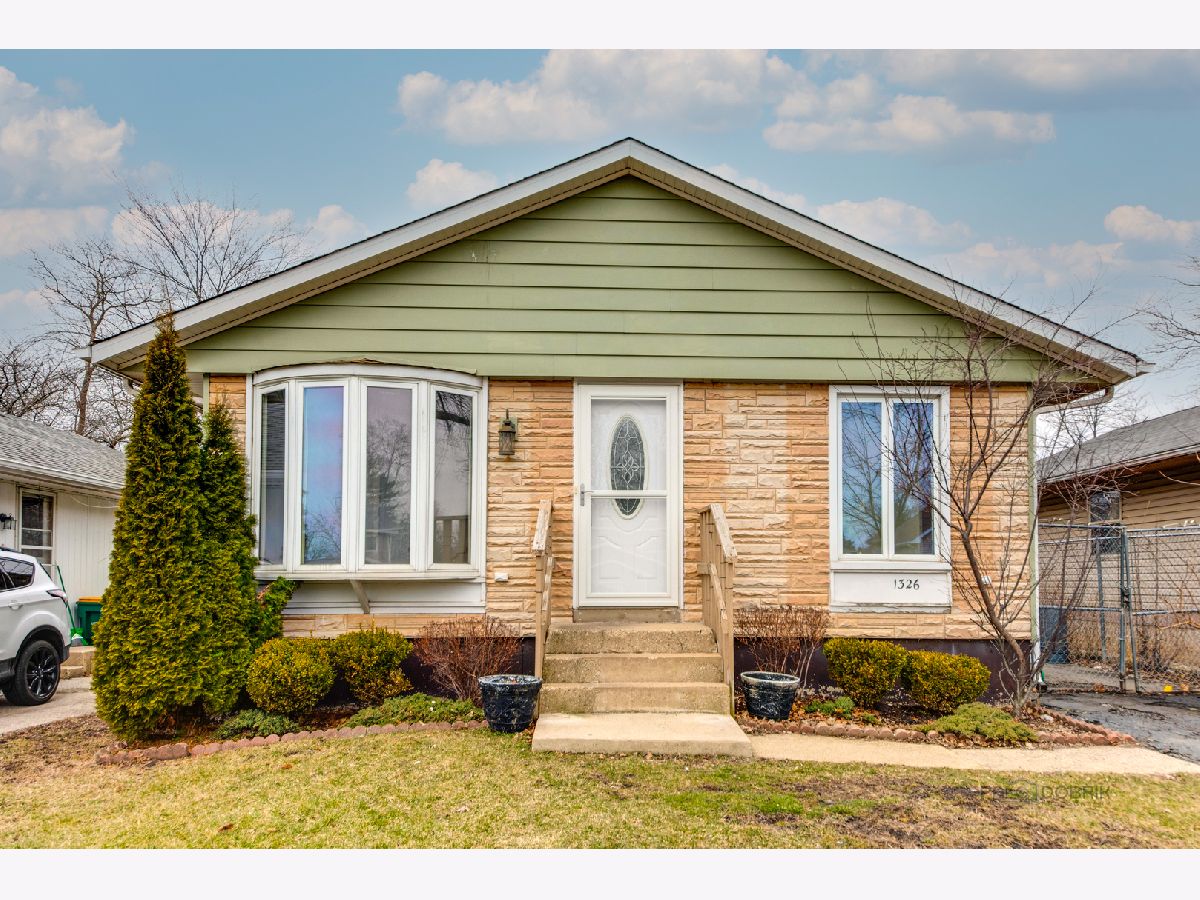 Homes Sold Shorewood Golf Course Round Lake Beach Illinois, 1326 Elm