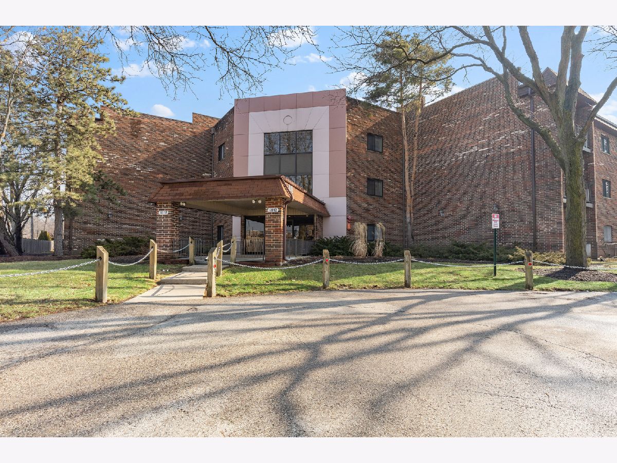 Condominiums Sold Glencove Estates Glenview Illinois, 1112 Castilian