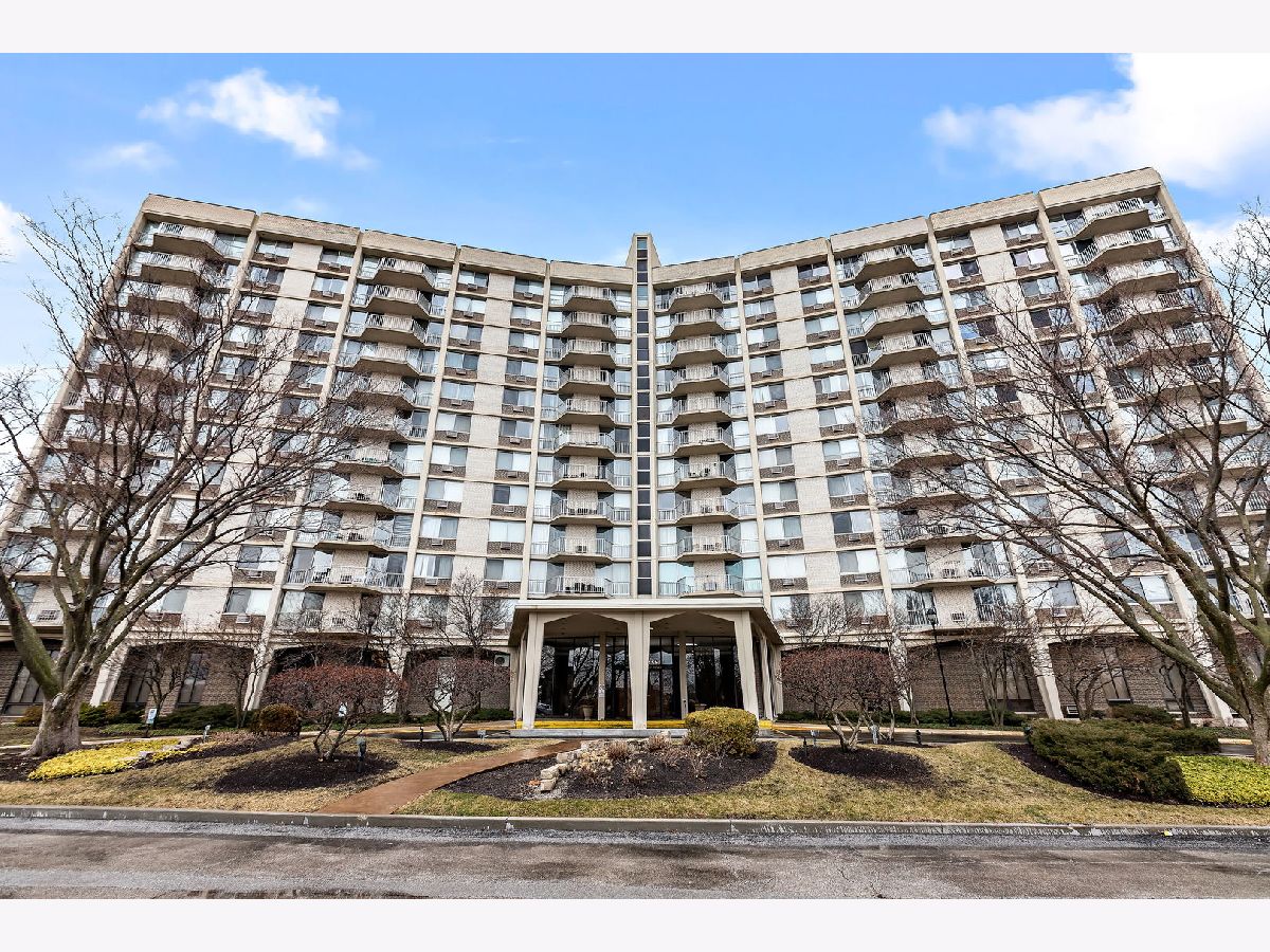 Oak Brook Towers Oak Brook IL, Condos & Townhomes For Sale & For Rent Sadie Winter Dana Cohen