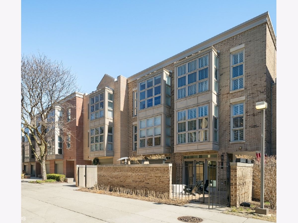 Townhomes Sold Lakewood Commons Chicago Illinois, 2343 Wayne