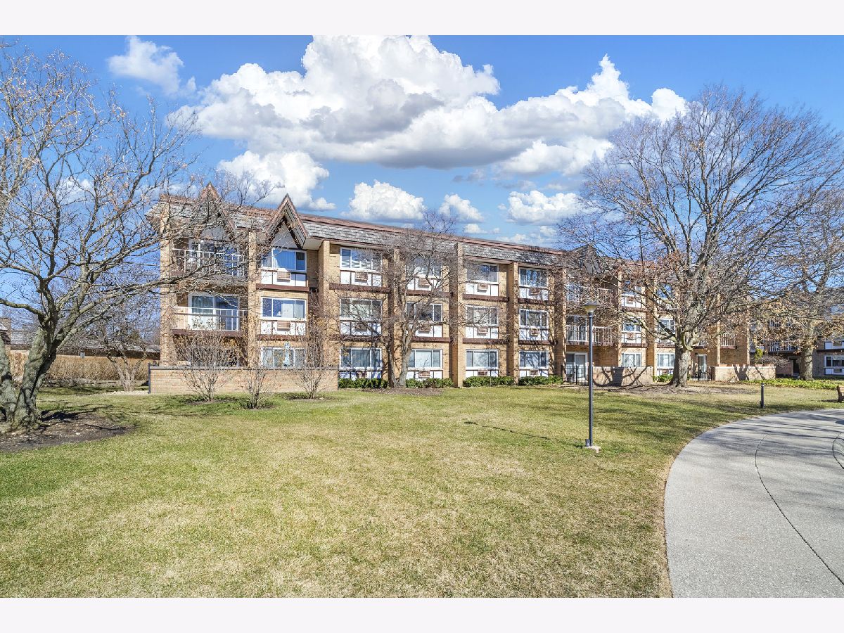 Condominiums Sold Claymoor Hinsdale Illinois, 360 Claymoor