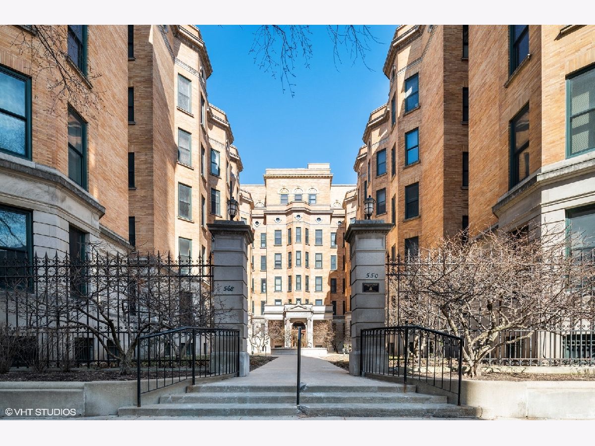 Condominiums Sold Commodore Chicago Illinois, 550 Surf